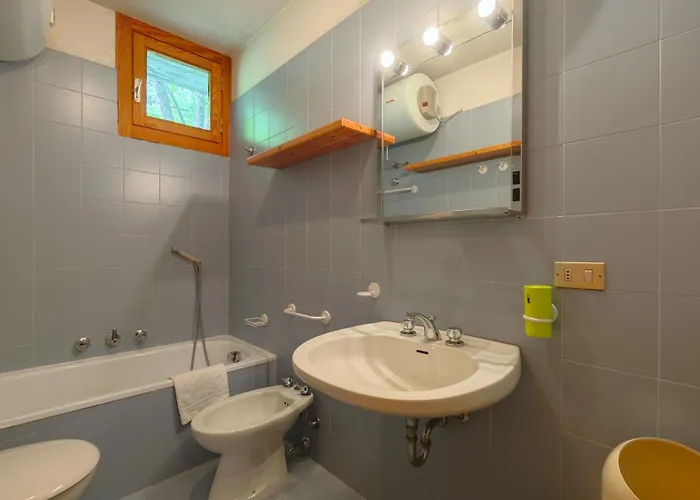 Apartment Hostdomus - Sansicario R12 Family *